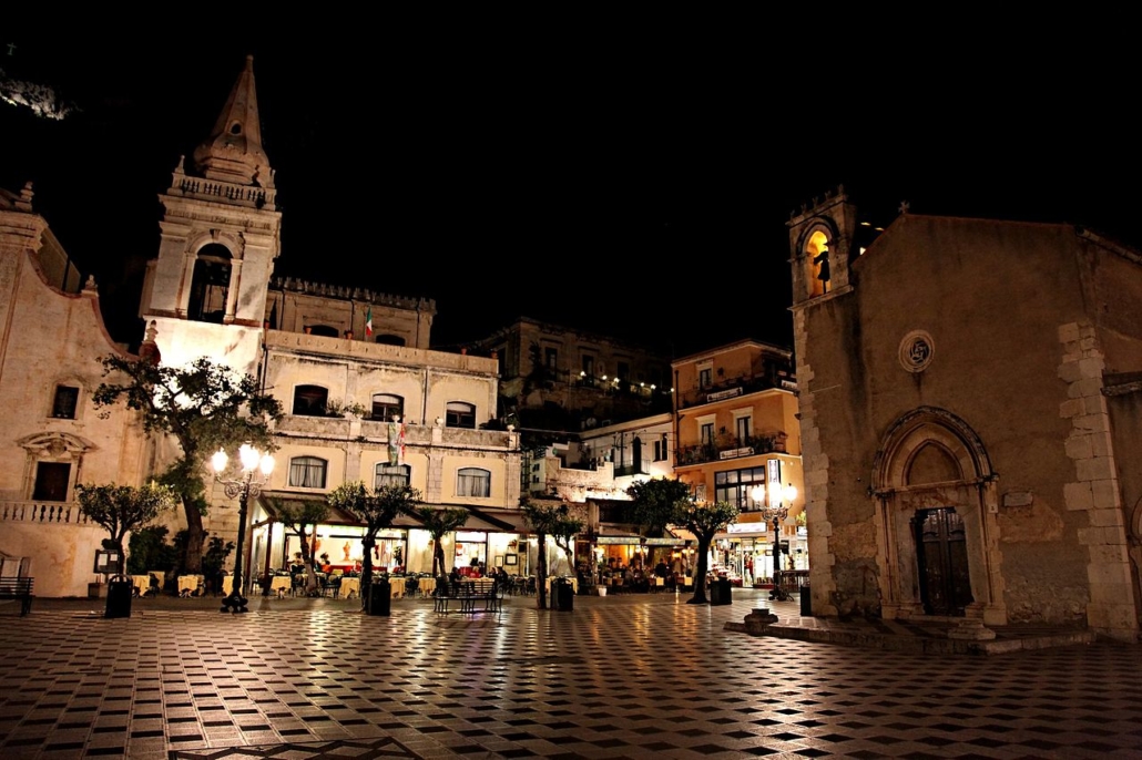Tolle Locations zum Übernachten und Ausgehen in Taormina